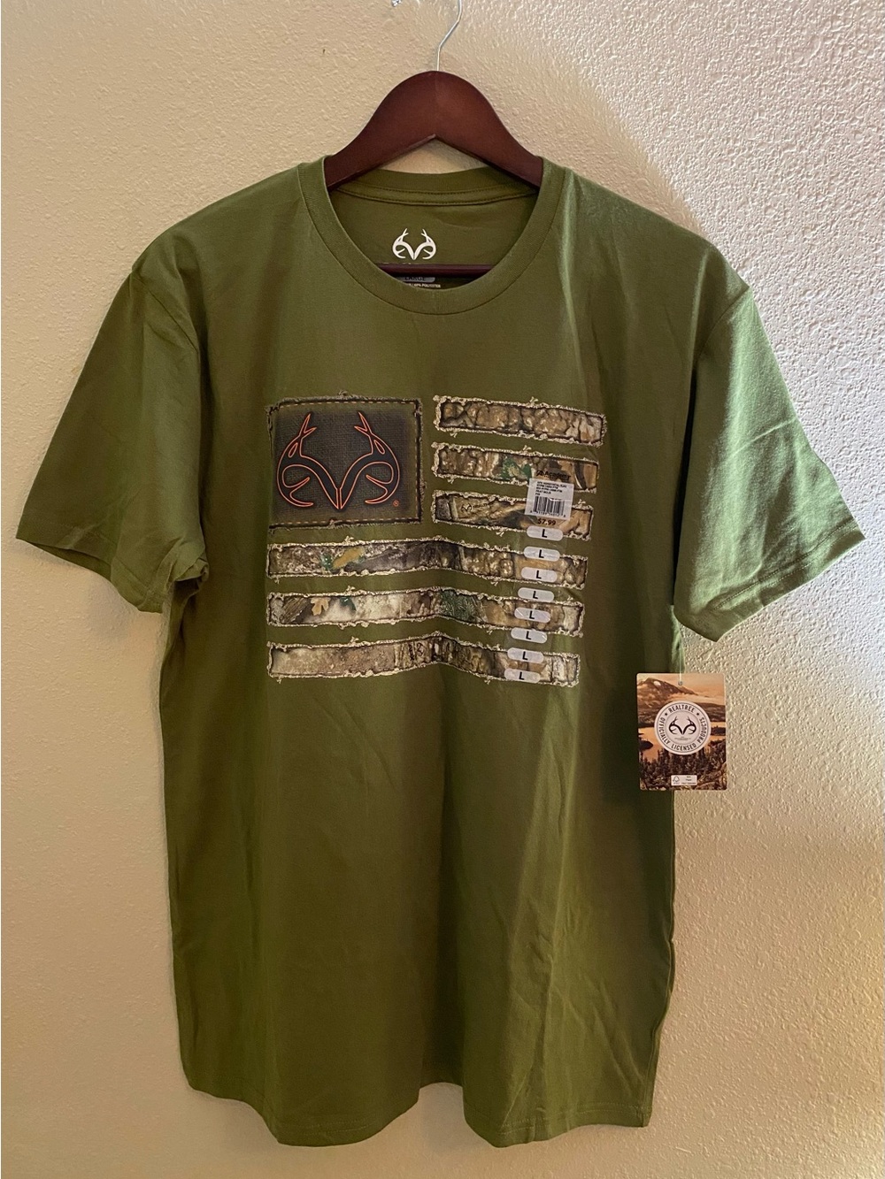 Realtree Men’s Olive Green Apex Horizontal Flag Graphic Tee Size L